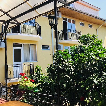 Mandarinoviy Sad Otel Gagra Dış mekan fotoğraf